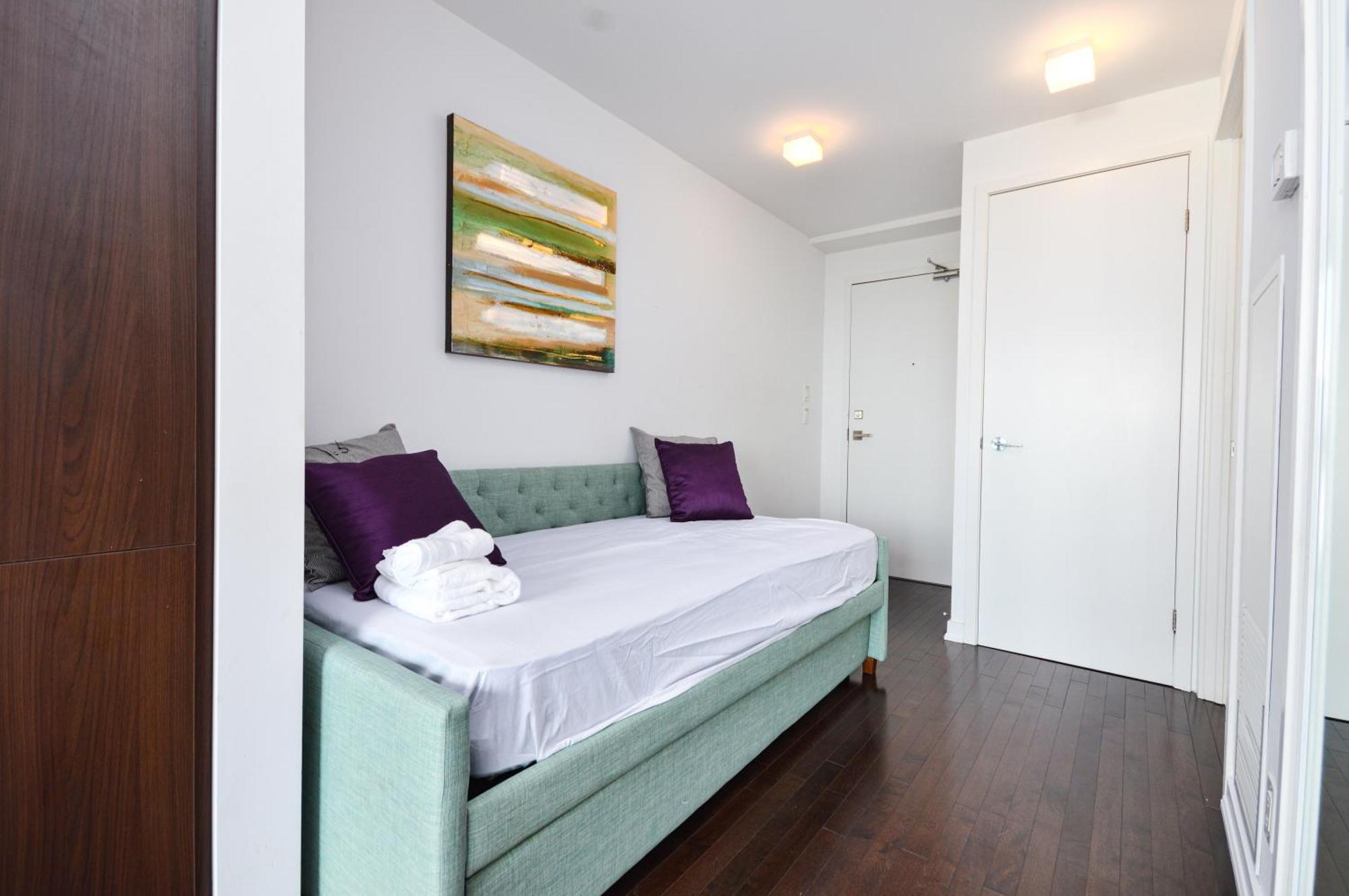 Downtown Toronto Condo Near Cn Tower, Scotiabank Arena, Rogers Centre, Union Station Extérieur photo