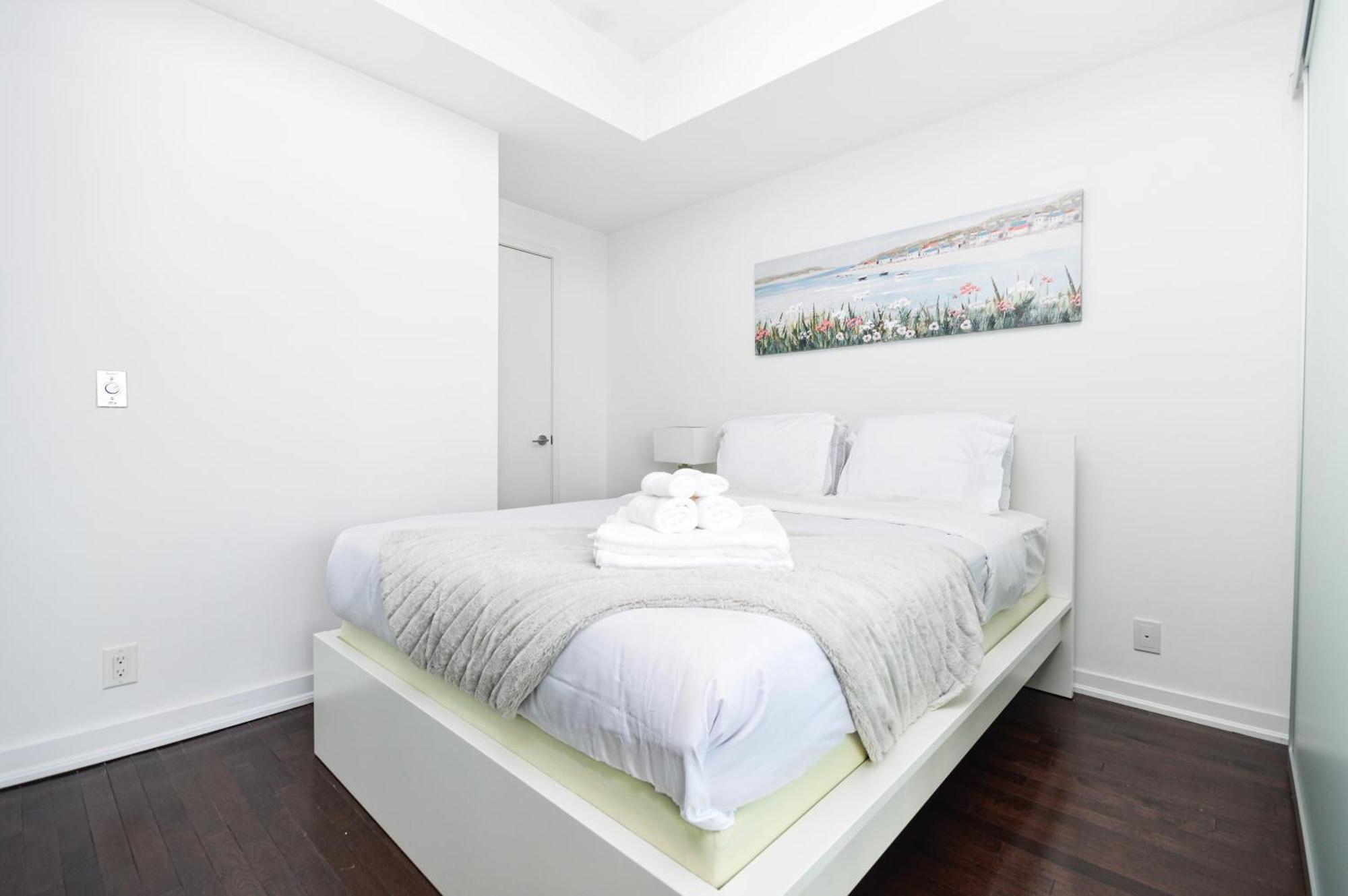 Downtown Toronto Condo Near Cn Tower, Scotiabank Arena, Rogers Centre, Union Station Extérieur photo