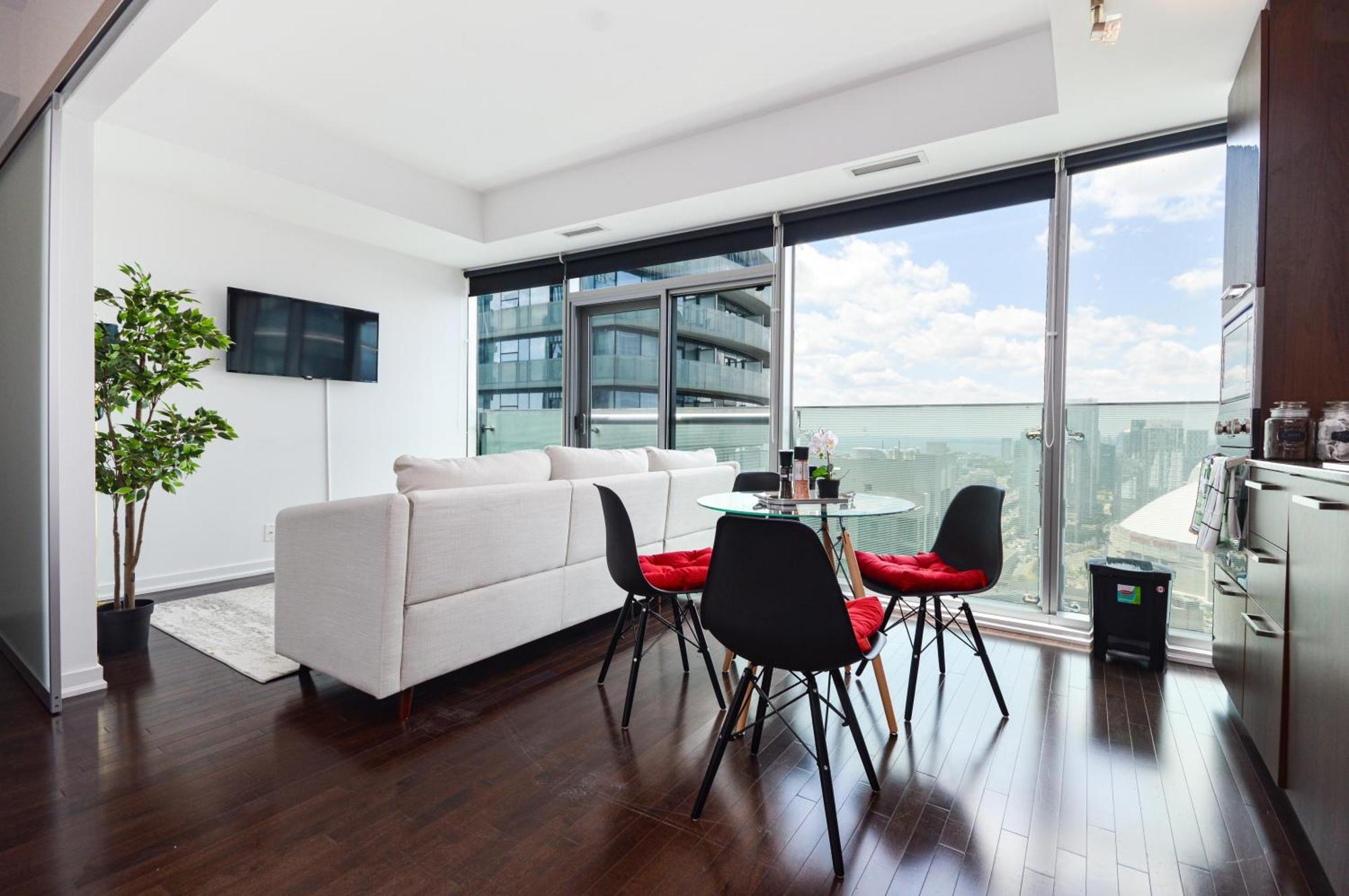 Downtown Toronto Condo Near Cn Tower, Scotiabank Arena, Rogers Centre, Union Station Extérieur photo