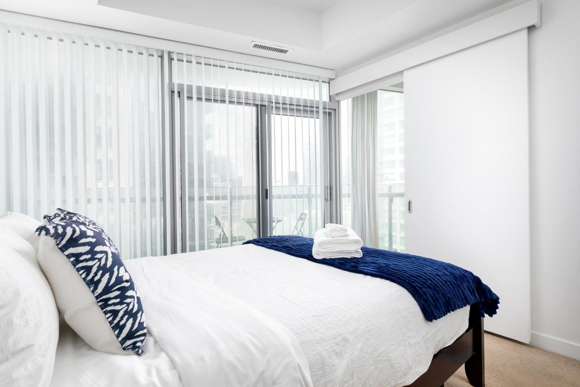 Downtown Toronto Condo Near Cn Tower, Scotiabank Arena, Rogers Centre, Union Station Extérieur photo