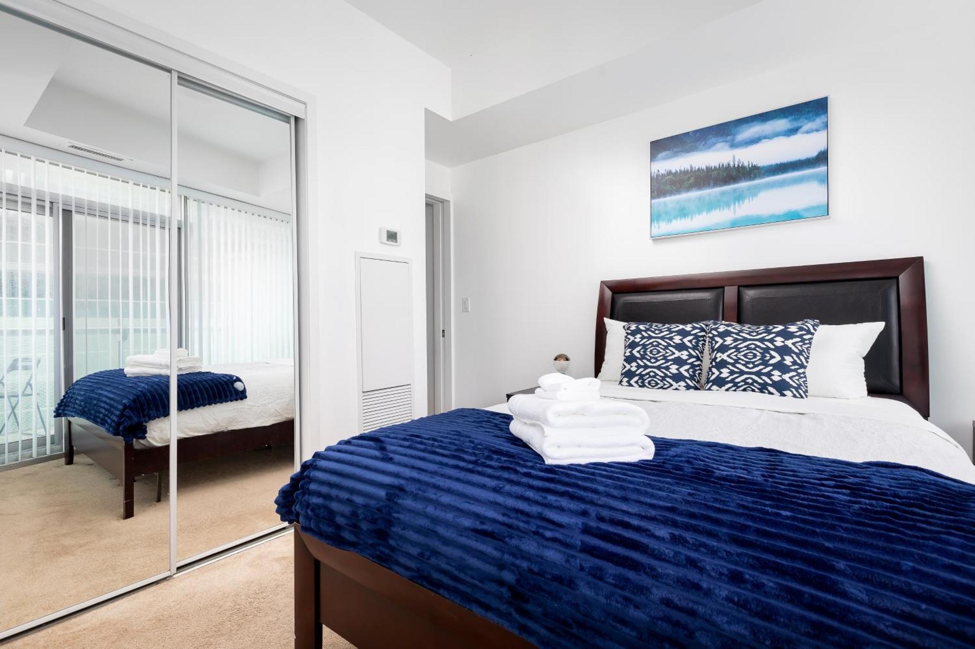 Downtown Toronto Condo Near Cn Tower, Scotiabank Arena, Rogers Centre, Union Station Extérieur photo